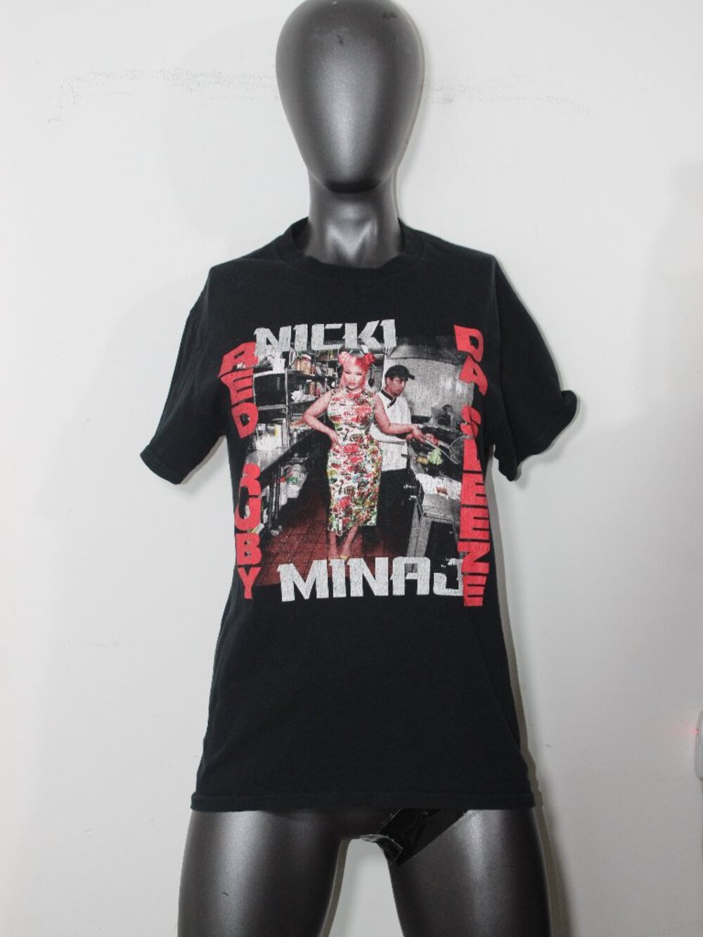 Nicki Minaj Red Ruby Da Sleeze Graphic Rap Tee Black - Unisex Size Small